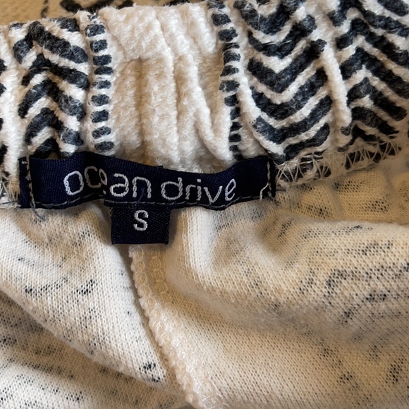 Dolphin hem boho shorts - Picture 5 of 8